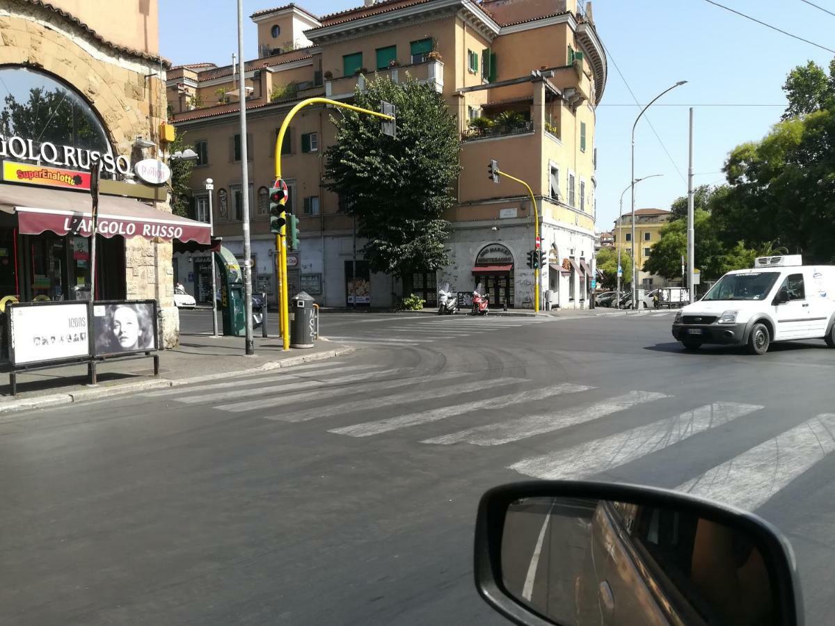 Apartment Holiday Home Roma Rom
