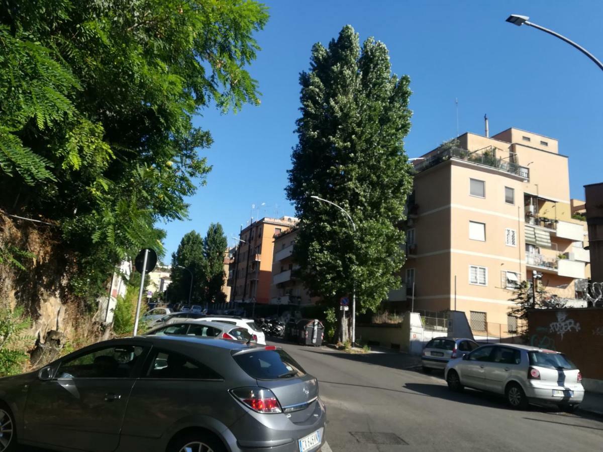 Apartment Holiday Home Roma Rom